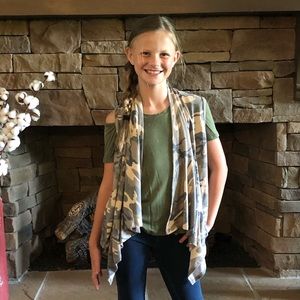 Girls Camo Vest